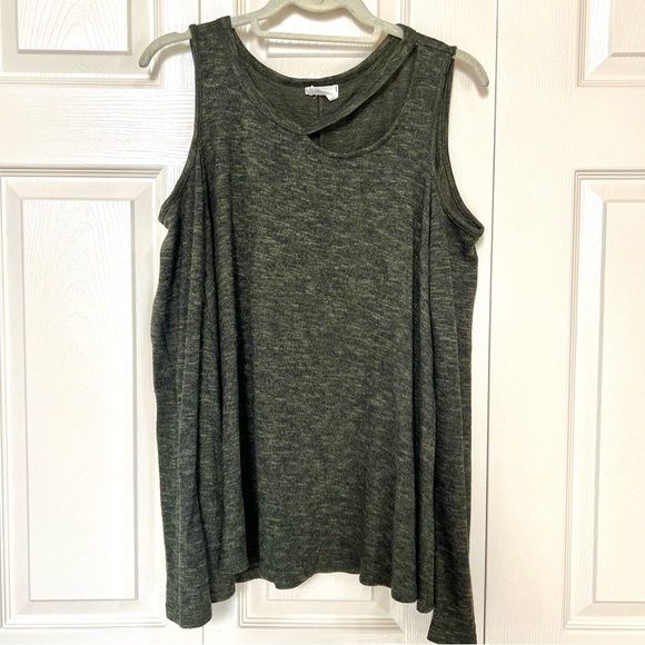 143 Story Cold Shoulder Cutout Swingy Knit Top - Picture 3 of 13
